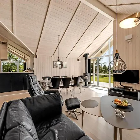 Elina - 600m From The Sea In Western Jutland By Interhome Feriehus Blåvand