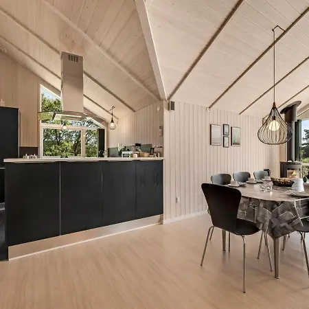 Elina - 600m From The Sea In Western Jutland By Interhome Blåvand
